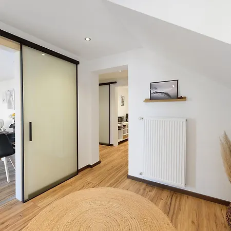 Apartamento über Den Dächern Von *